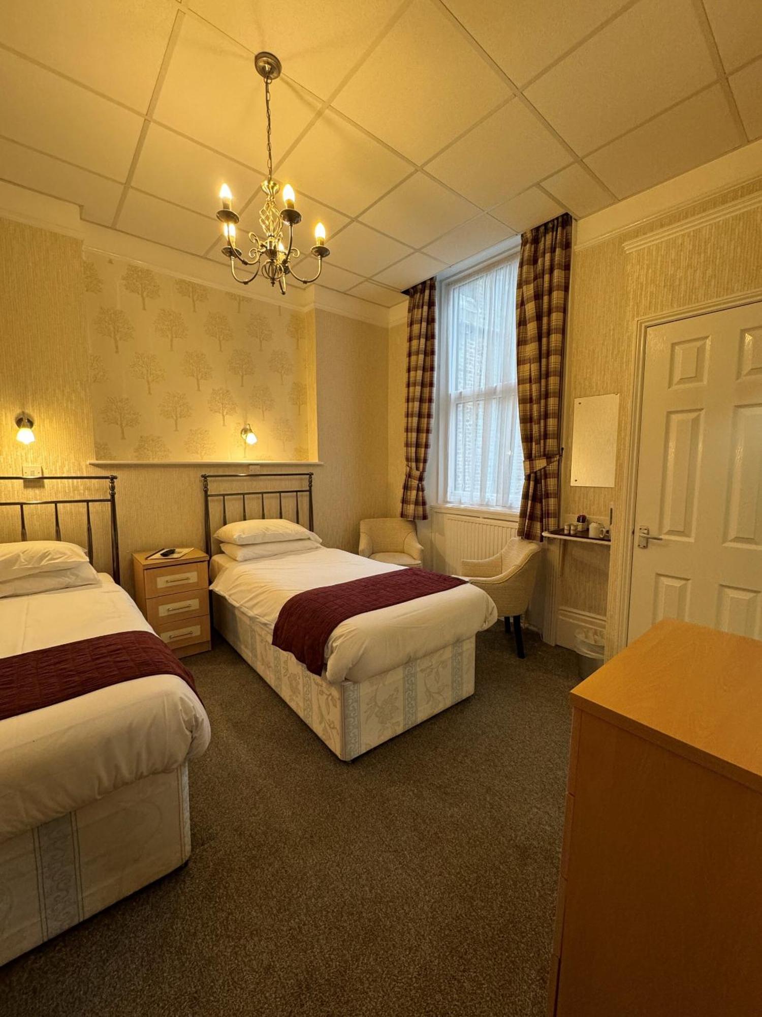 Haddon Hall Hotel ايستبورن الغرفة الصورة